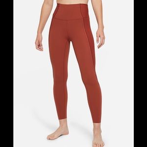 *NWT* Nike Yoga Luxe Women’s High Waisted 7/8 Ribbed Infinalon Leggings Size 2XL